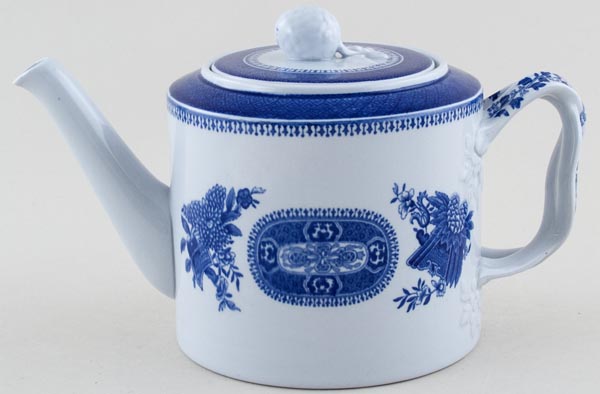 Archive of over 30,000 documented and photographed examples of blue and  white transferware china